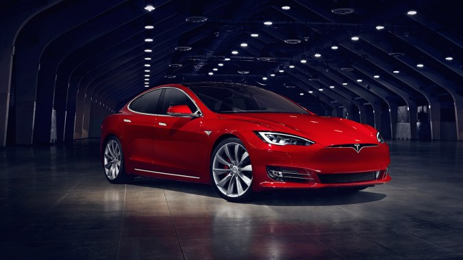 tesla-model-s-updates_front_34-1500x844